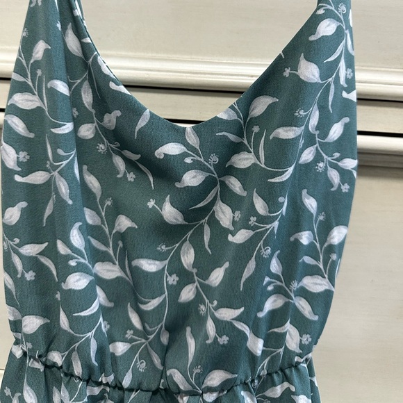 Summer dress! - Picture 2 of 3